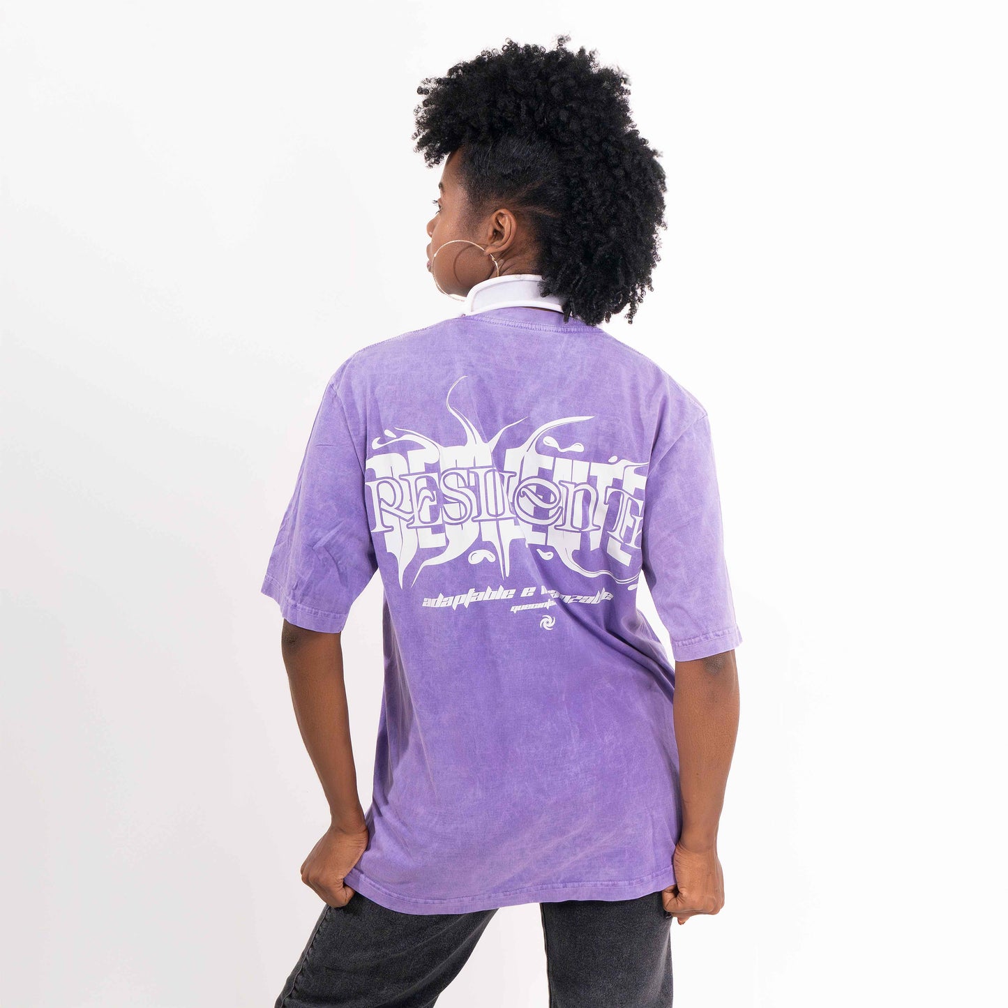 camiseta  RESILIENTE