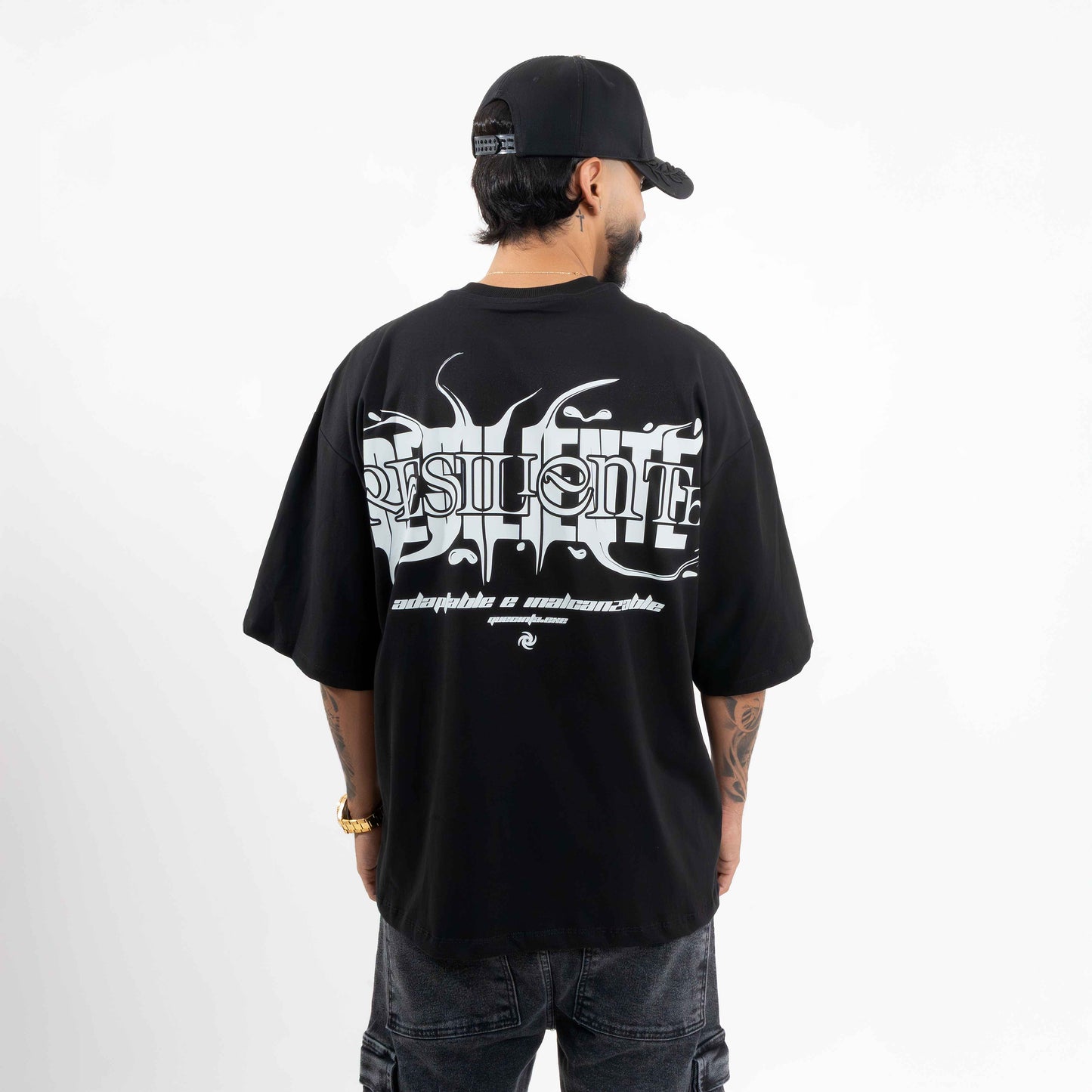 camiseta  RESILIENTE