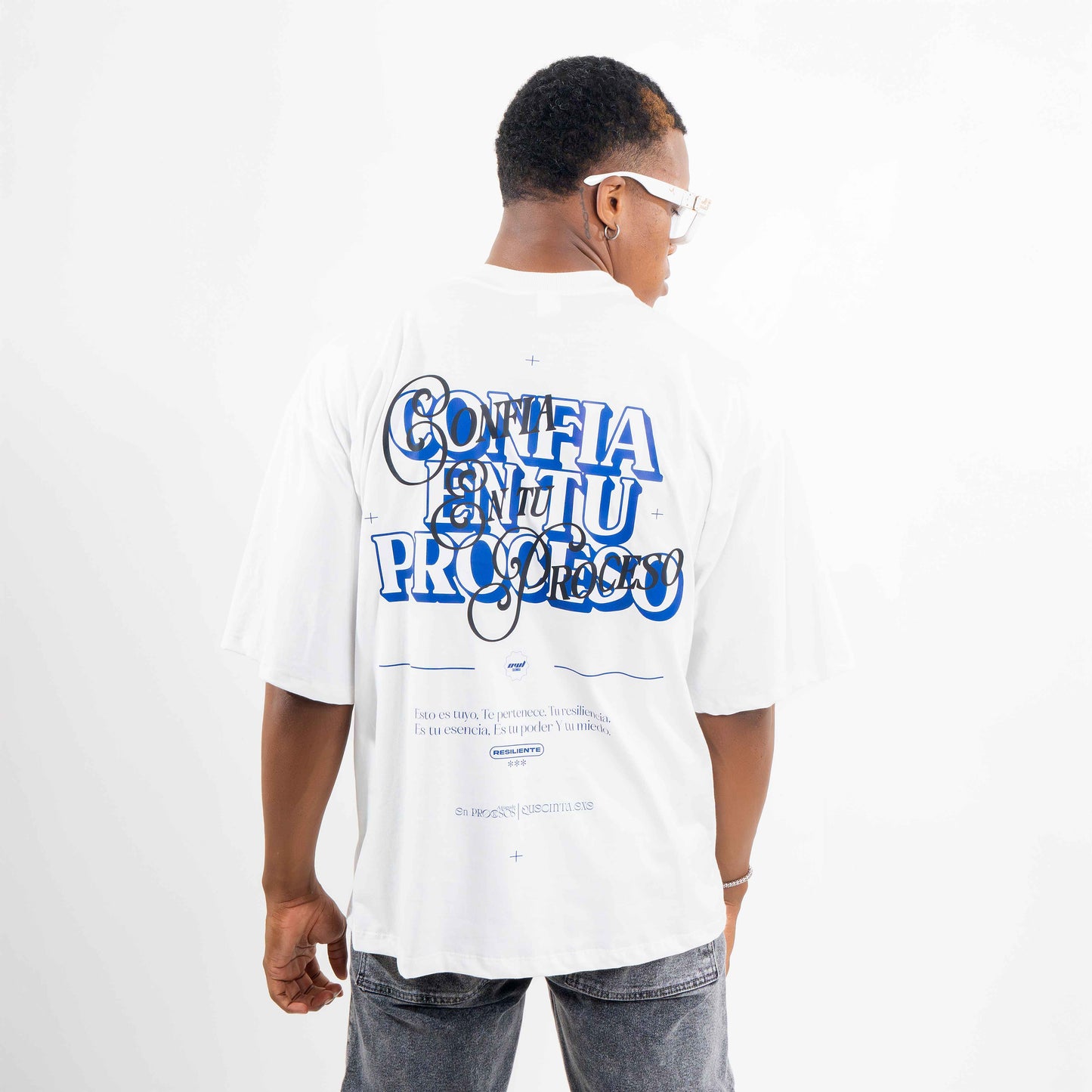 camiseta  CONFIA RESILIENTE