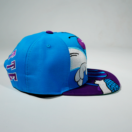 Gorra Logo Hornets plana azul y morada