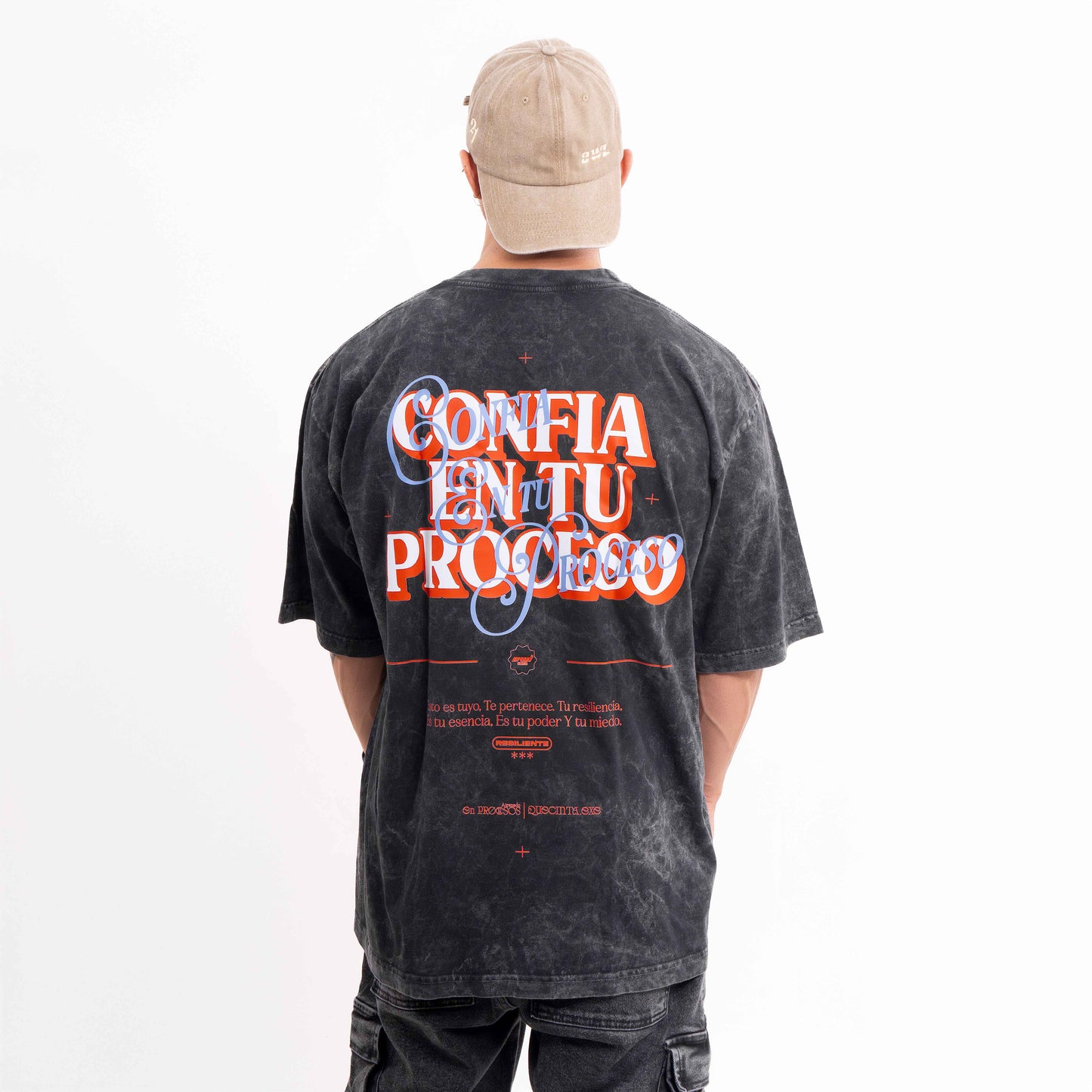 camiseta  CONFIA RESILIENTE