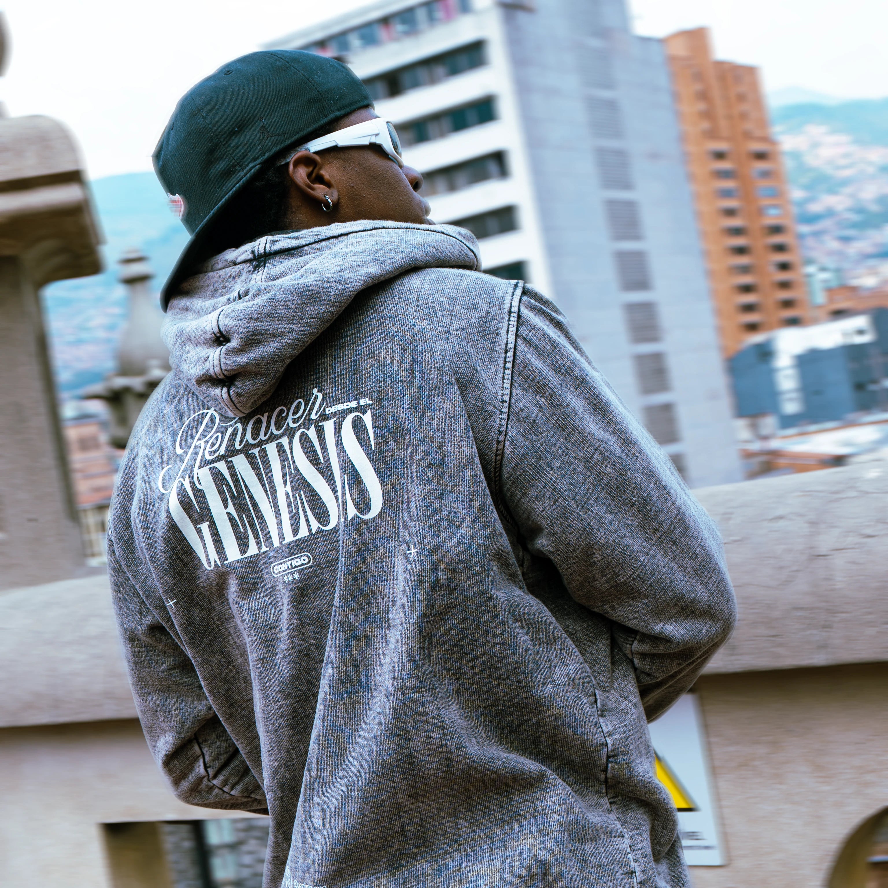 HOODIES  Y CHAQUETAS