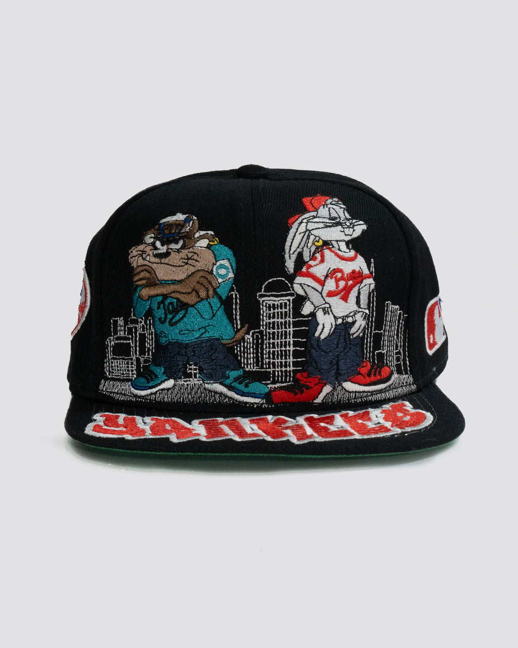 Gorra TAZ Y BUGS YANKEES NEGRA frente