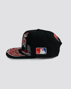 Gorra TAZ Y BUGS YANKEES NEGRA lado derecho