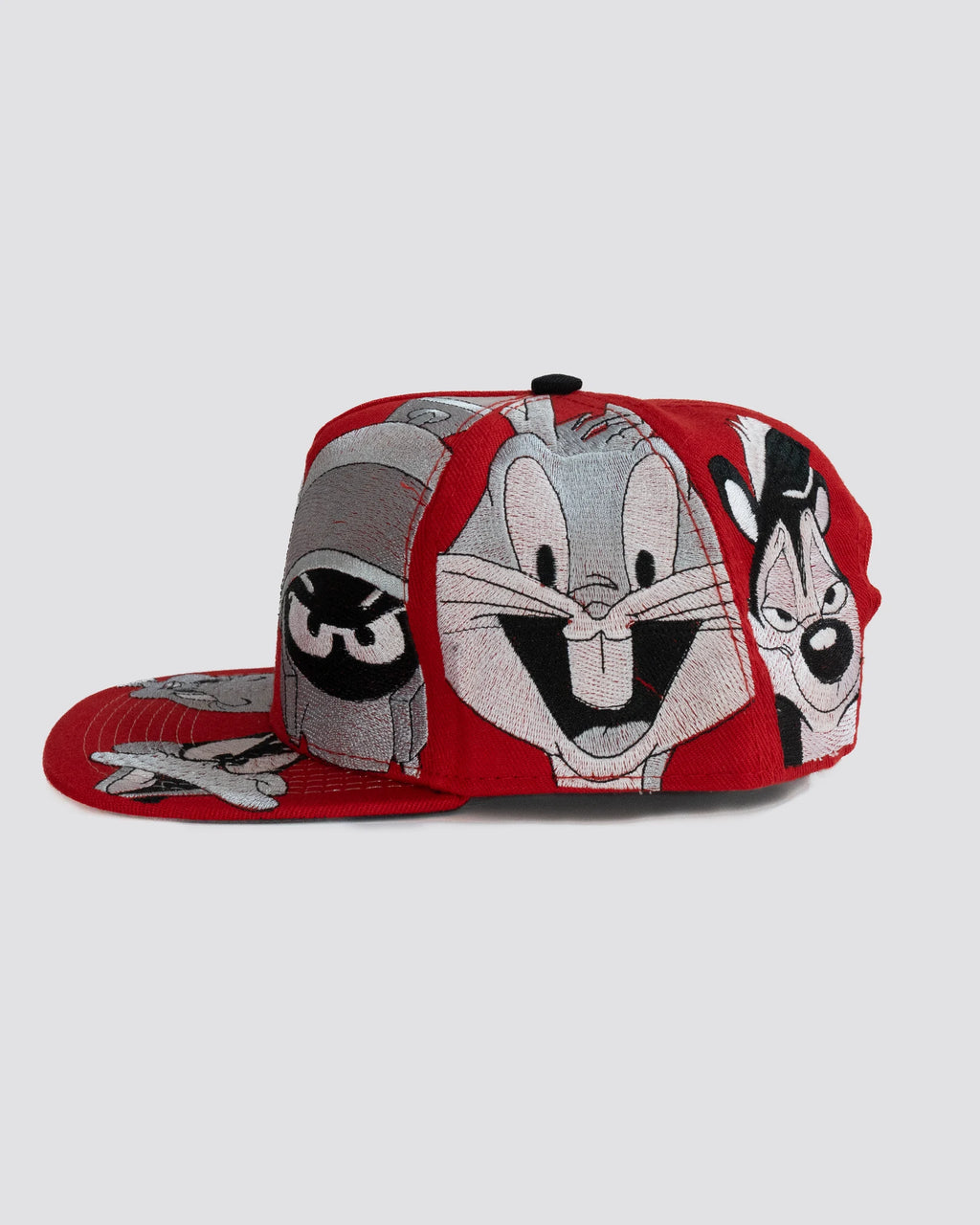 Gorra looney tunes CARAS ROJA lado derecho