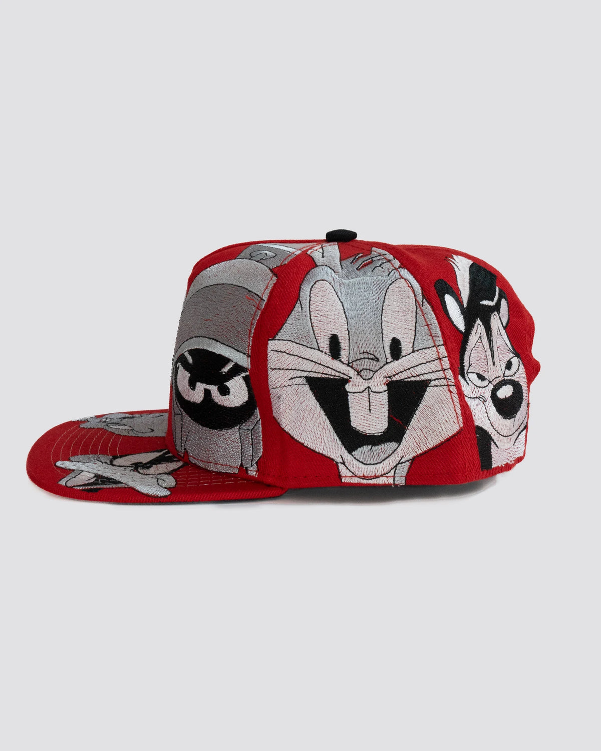 Gorra looney tunes CARAS ROJA lado derecho