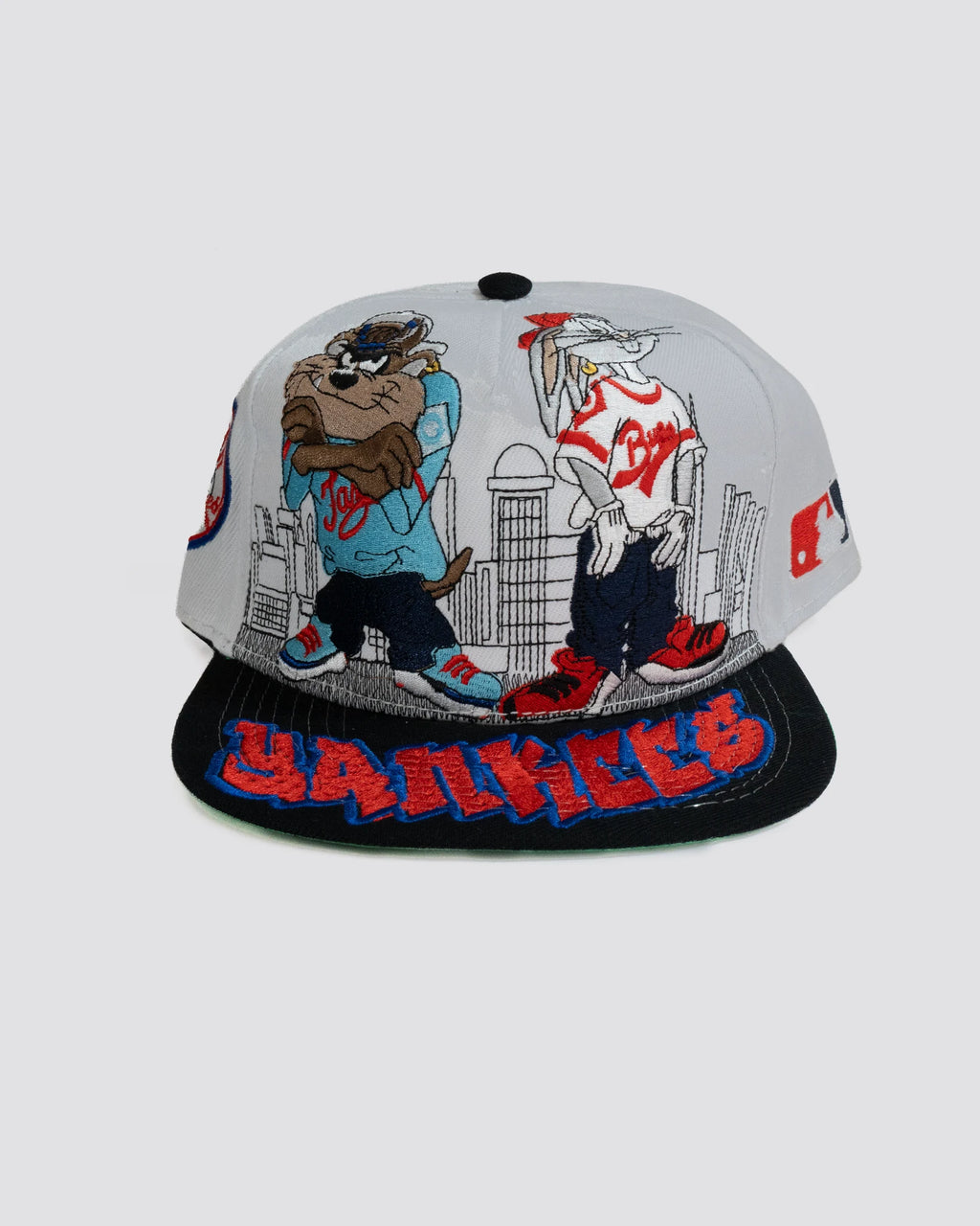 Gorra TAZ Y BUGS YANKEES BLANCA frente