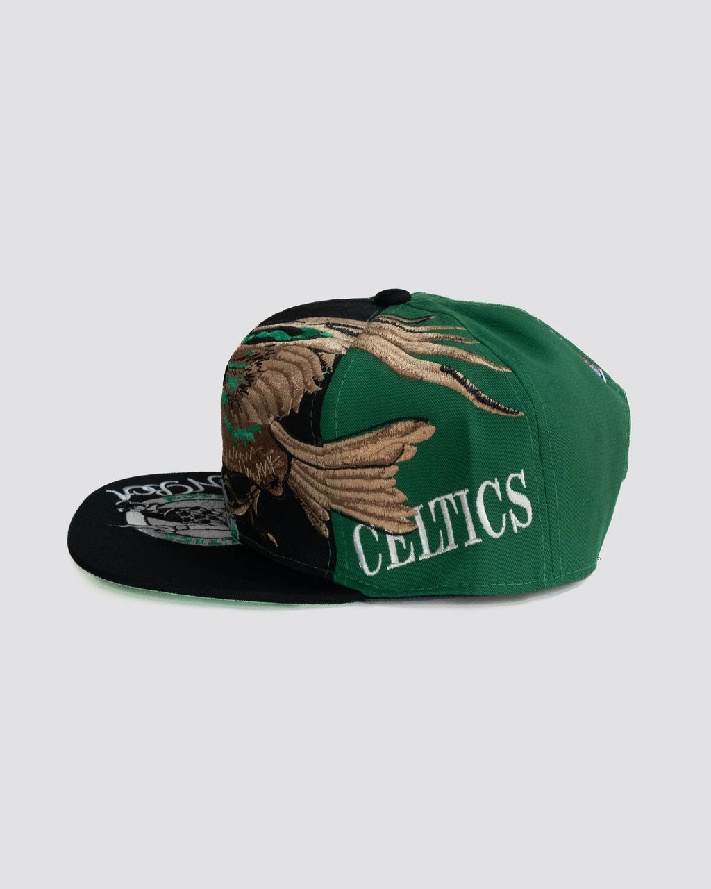Gorra HALCON DE LOS BOSTON CELTICS lado derecho
