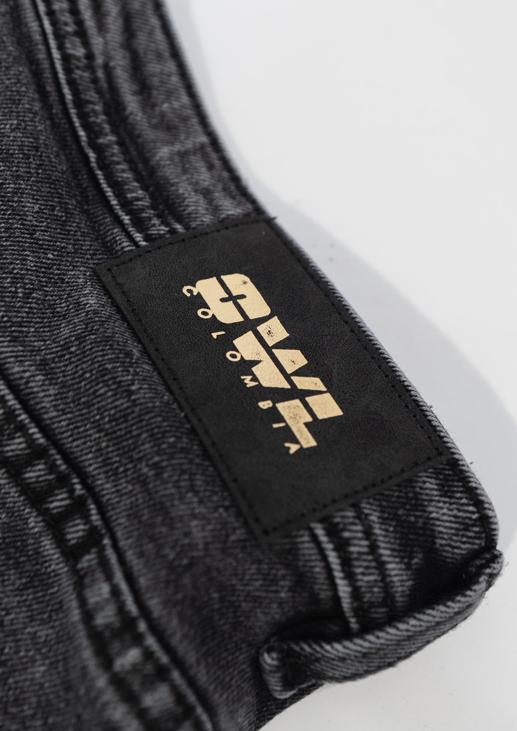 JEAN 4 BOLSILLOS NEGRO WASH