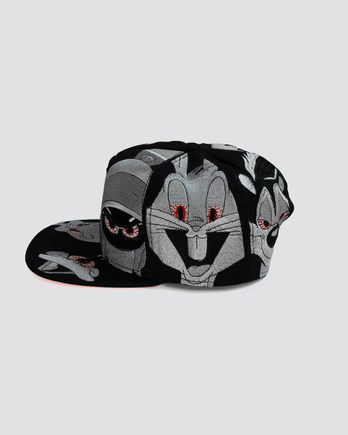 Gorra looney tunes BLANCO Y NEGRO lado derecho