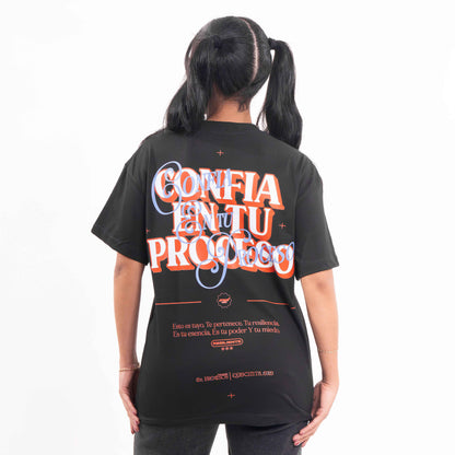 camiseta  CONFIA RESILIENTE
