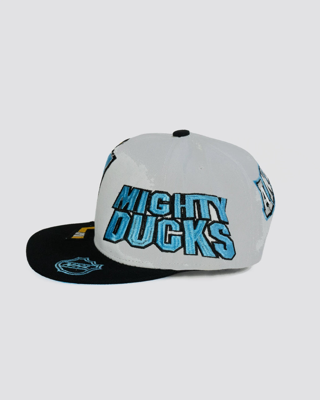 Gorra Mascara De los DUCKS BLANCA trasera