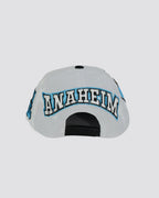 Gorra Mascara De los DUCKS BLANCA lado derecho