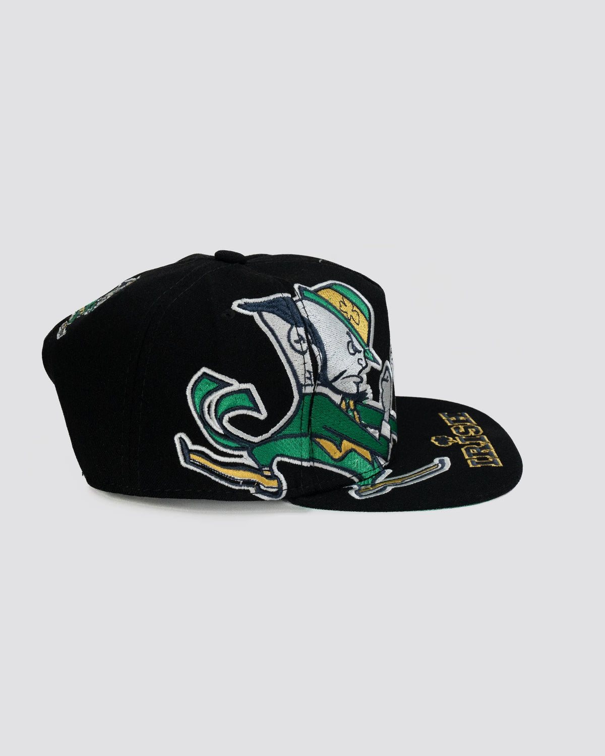 Gorra NOTRE DAME NEGRA lado