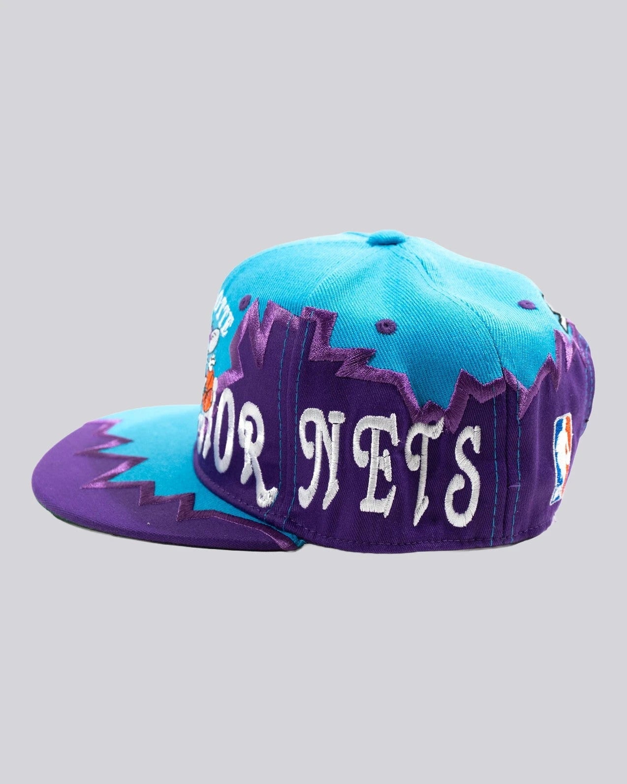 Gorra TRUENO HORNETS