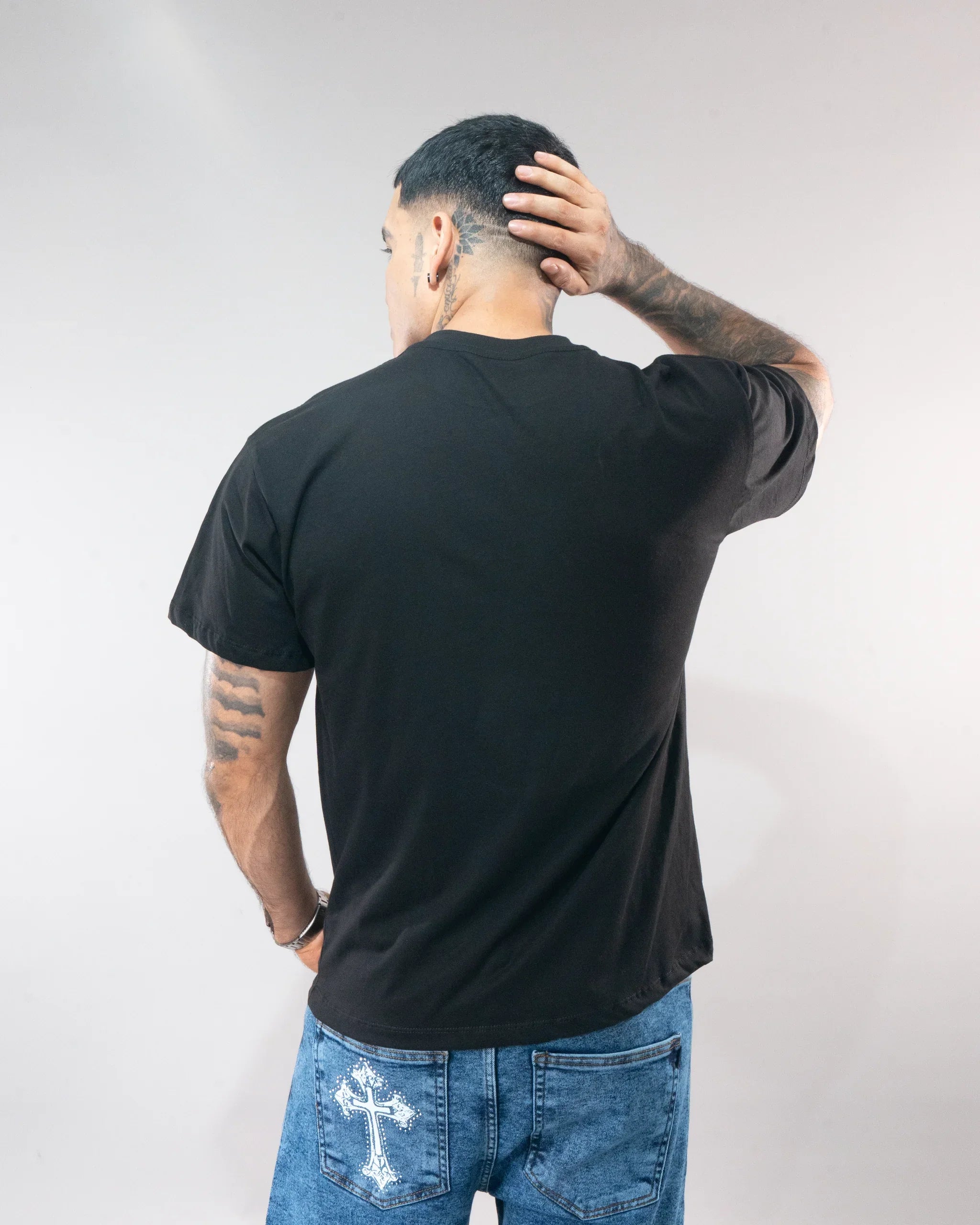 CAMISETA OWL ESSENTIAL NEGRO - horma clasica espalda