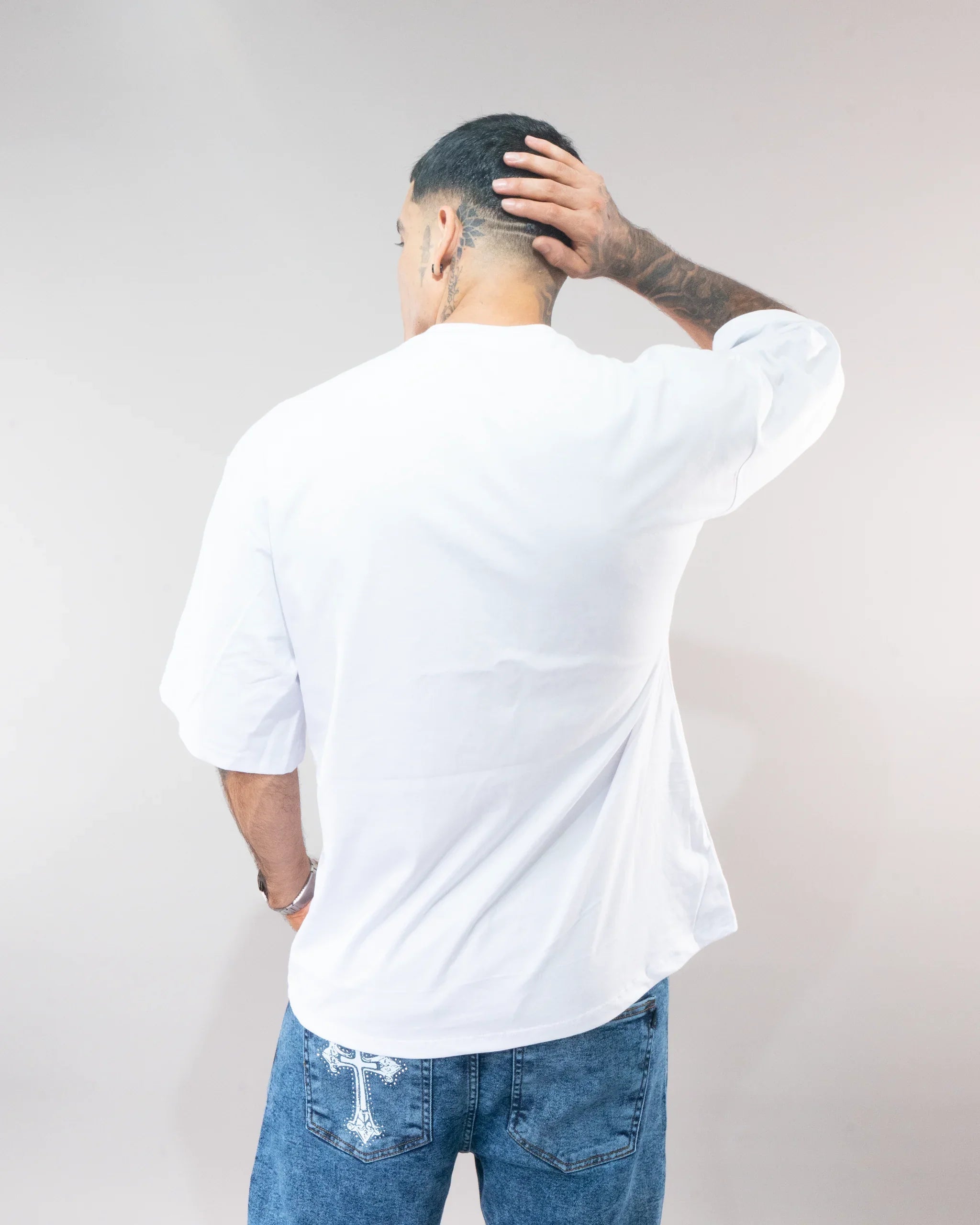 CAMISETA OWL ESSENTIAL BLANCO - horma oversize espalda