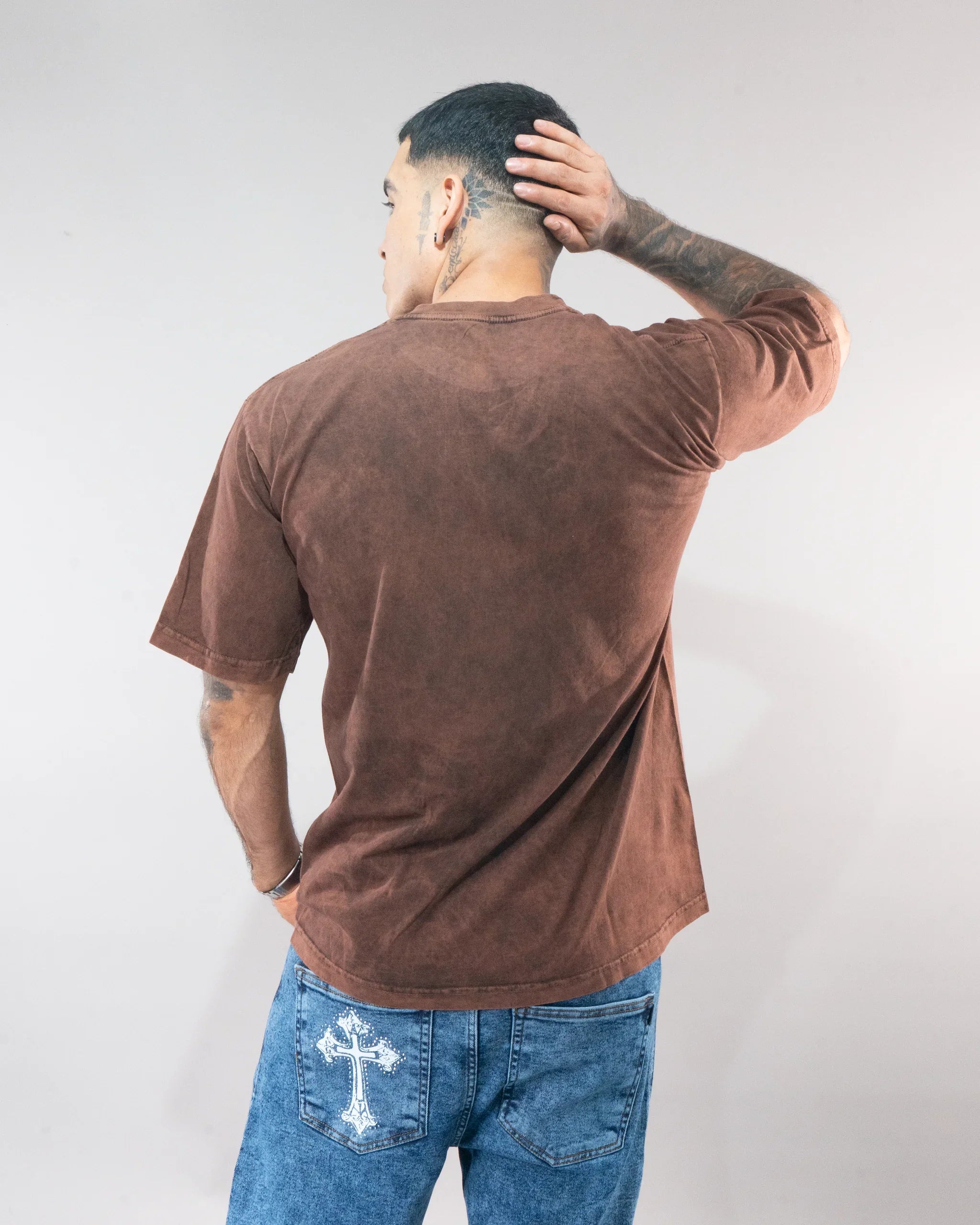 CAMISETA OWL ESSENTIAL CAFE ACID WASH - horma clasica espalda