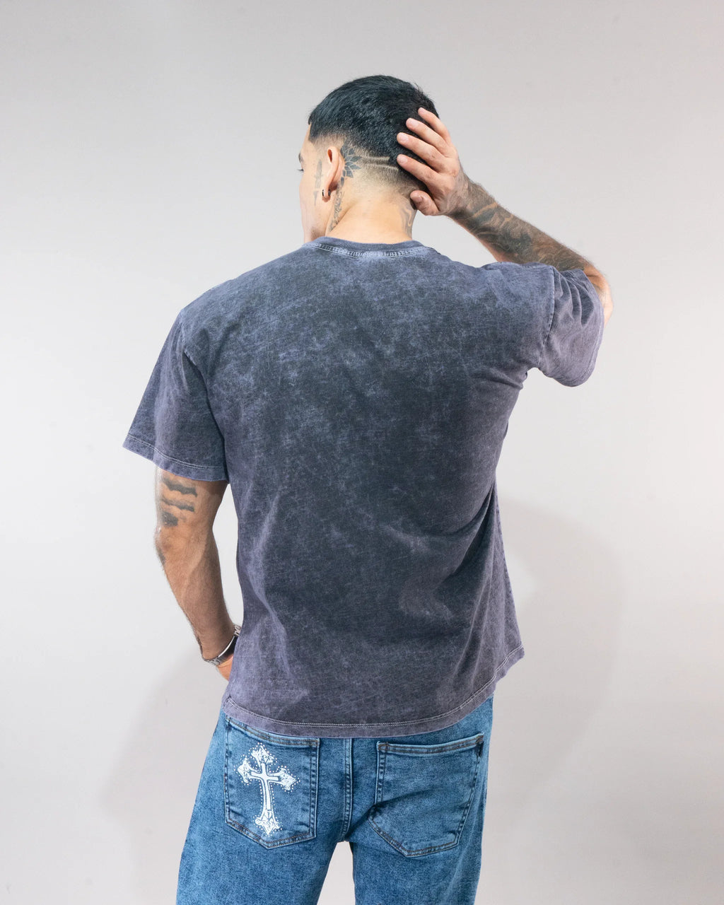 CAMISETA OWL ESSENTIAL NEGRO ACID WASH - horma clasica espalda
